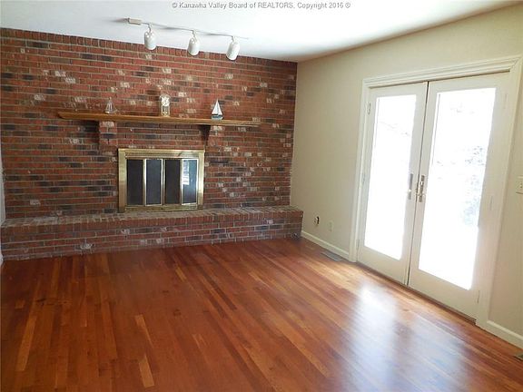 3rd image of 42 Deerfield Dr