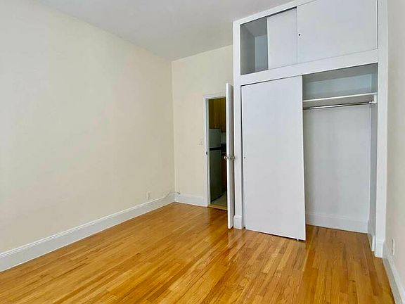 2nd image of 117 Christopher St APT 3