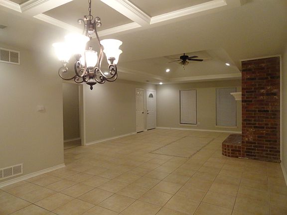 3rd image of 1202 University Dr