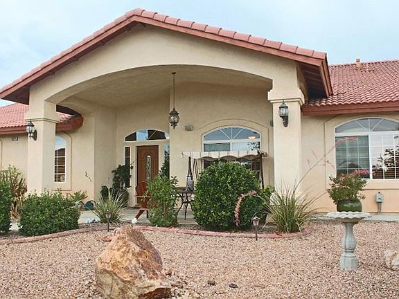 4th image of 8474 Skyline Dr