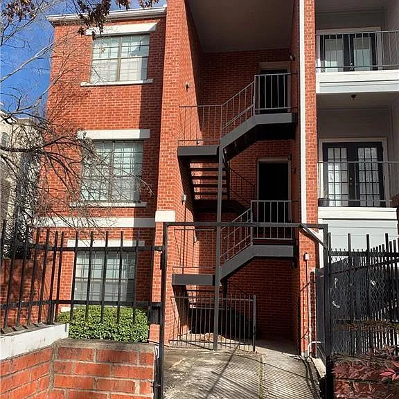 712 W 21st St #101 — Photo 1