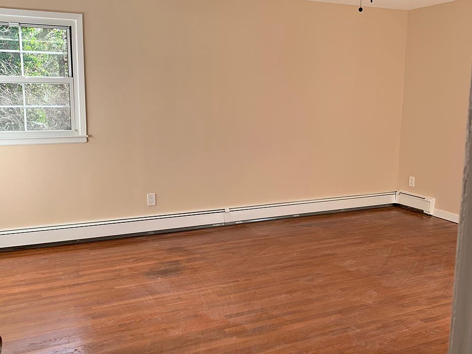2nd image of 1571 Greenway Blvd