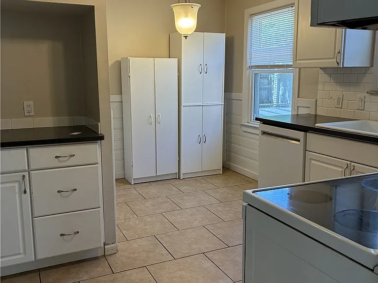 4049 Bushnell Rd — Photo 3