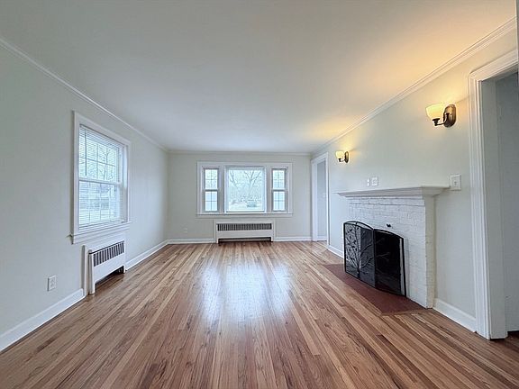 4th image of 40 Beach St