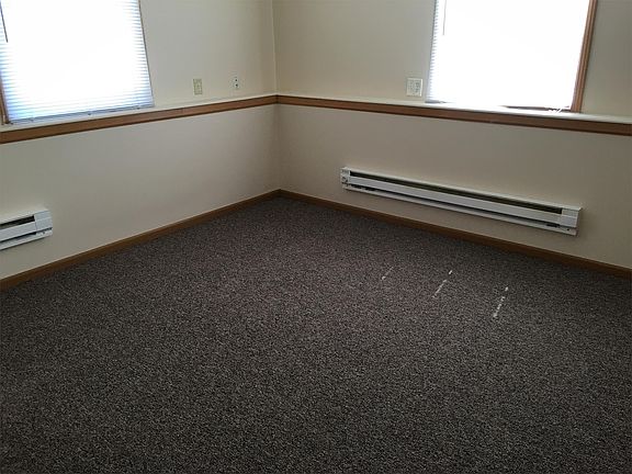 5th image of 3027 River Rd APT 1