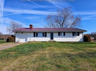 19377 Huntington Rd, Gallipolis Ferry, WV 25515