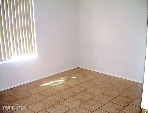 2nd image of 1716 Agua Fina APT 4
