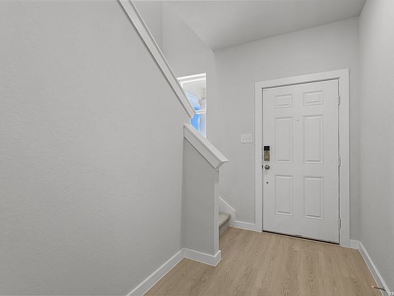 3rd image of 10639 ROSEMONT PASS