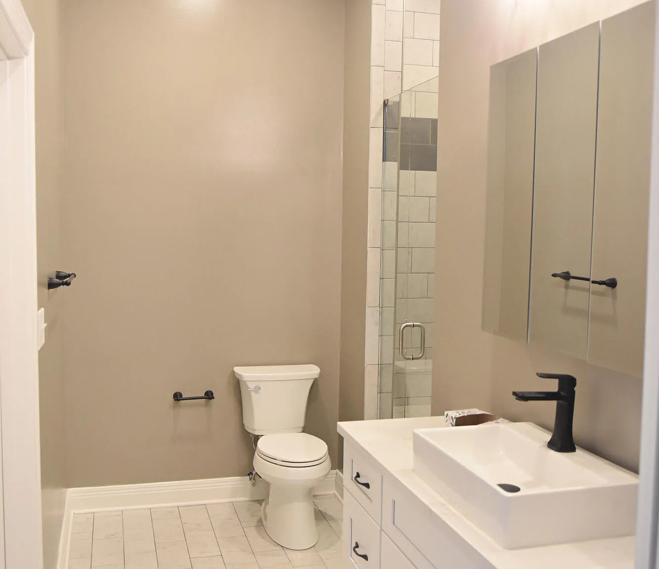 2 bed, 2.0 bath, 1300 sqft, $2,000 — Photo 2