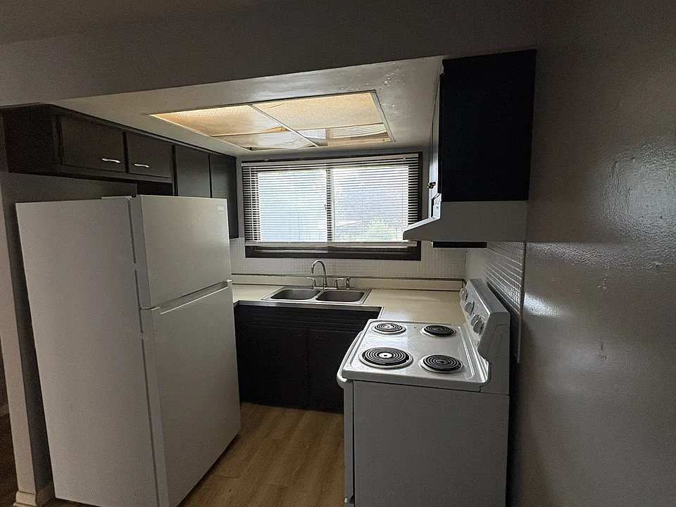 75 N Lyle Ave #1