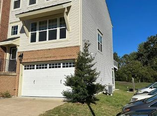 43352 Wayfarer Sq, Chantilly, VA 20152