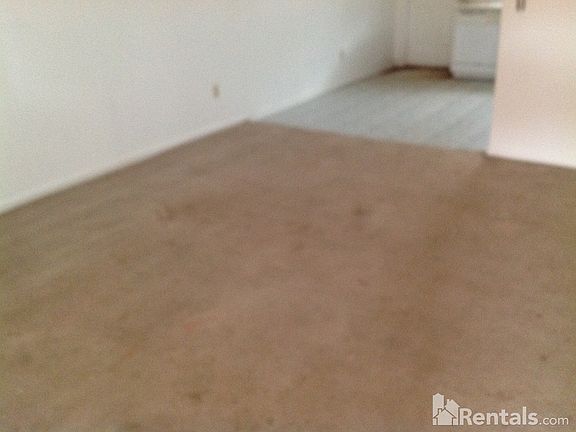 3rd image of 1725 E 1st St APT 11