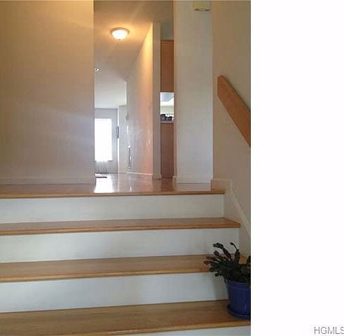 2nd image of 24 Tuxedo Ln