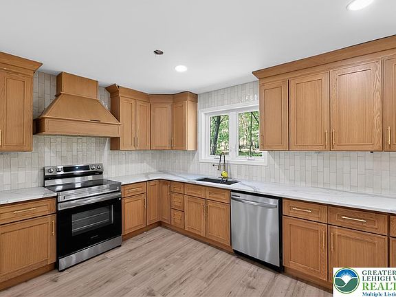 5th image of 1965 Long Woods Dr