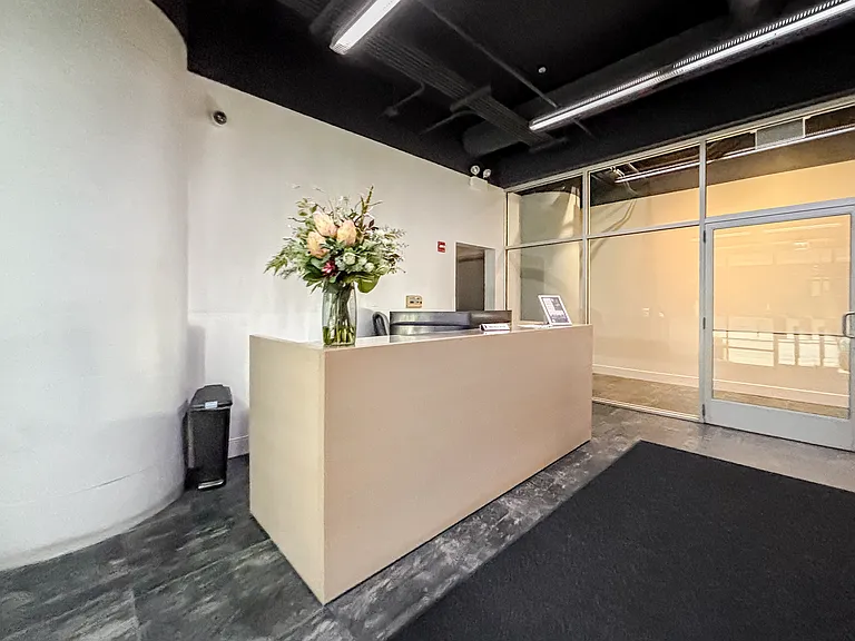 565 W Quincy St #802 — Photo 11