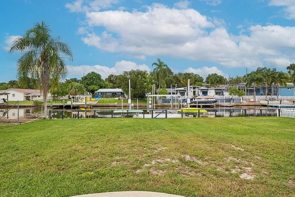 3 bed, 3.0 bath, 1797 sqft, $4,500 — Photo 4