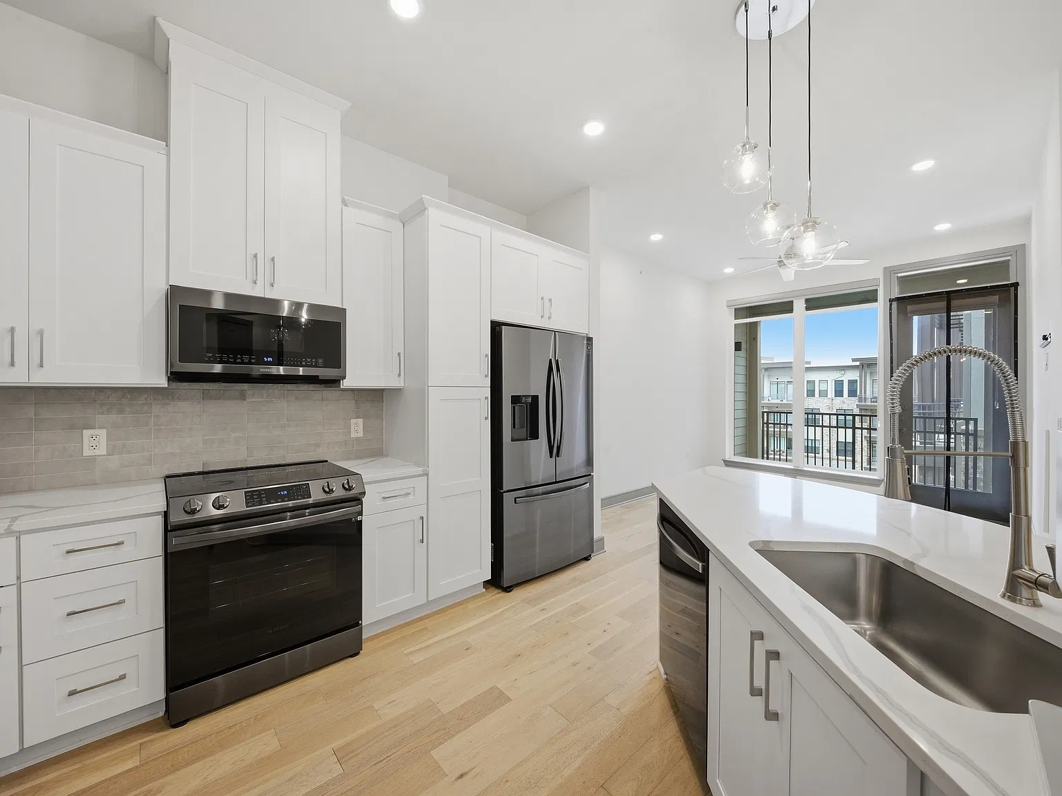 1 bed, 835 sqft, $1,800 — Photo 1