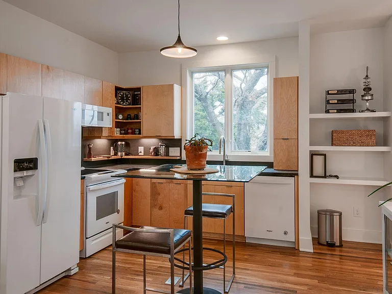 2513 White Ave #5 — Photo 6