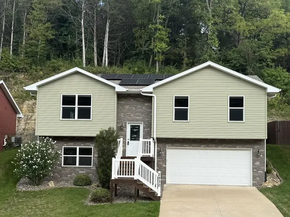 2930 N Grandview Ave, Dubuque, IA 52001