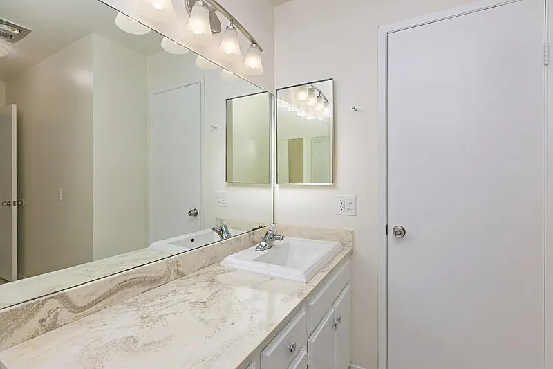 2 bed, 2.0 bath, 1225 sqft, $3,195 — Photo 4