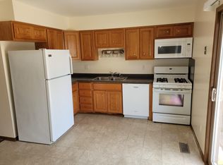 7584 Whitcomb St #D, Merrillville, IN 46410