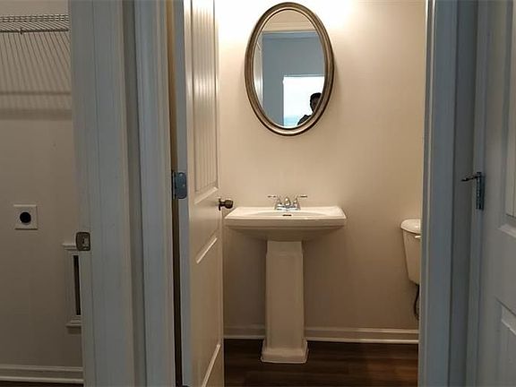 5th image of 132 Marion Dr