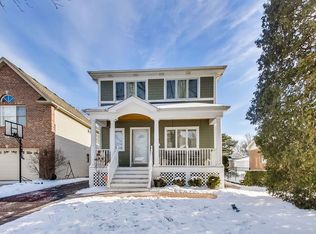 135 N Walnut St, Elmhurst, IL 60126