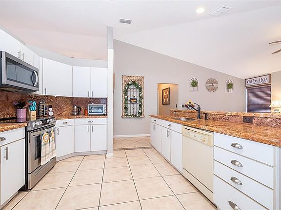 2nd image of 26881 Maxwell Ct W