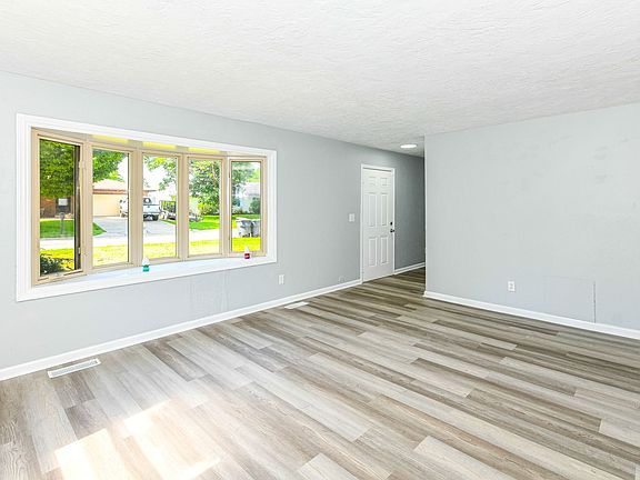 3rd image of 815 Delmar Rd