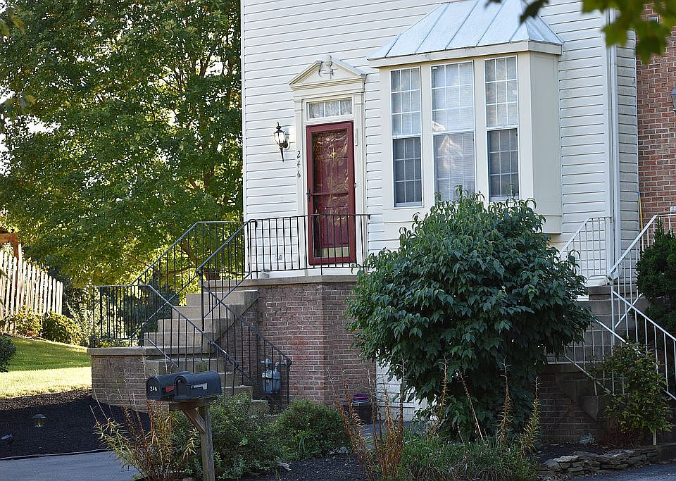 1st image of 246 Sloan Ct