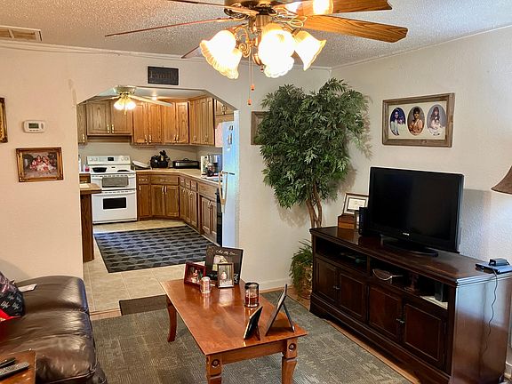 3rd image of 708 Avenue S