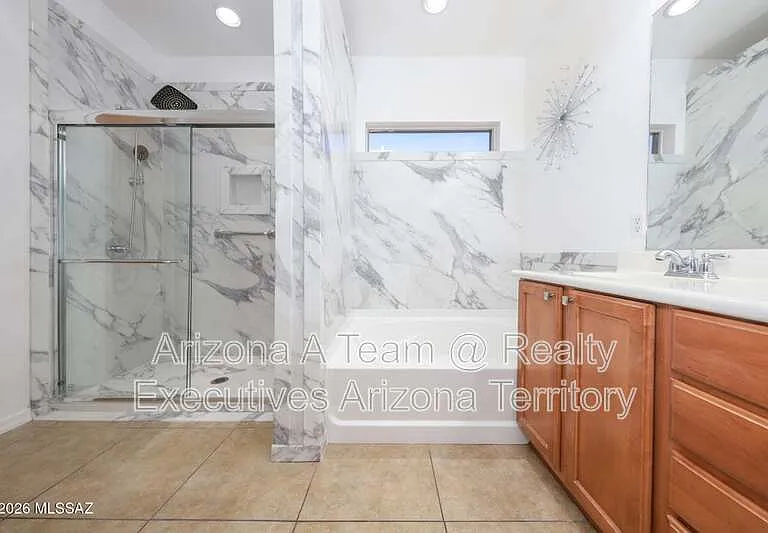 10401 E Yew Pl — Photo 9