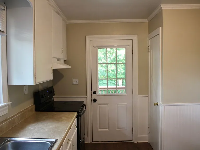 692 Brookdale Dr — Photo 12