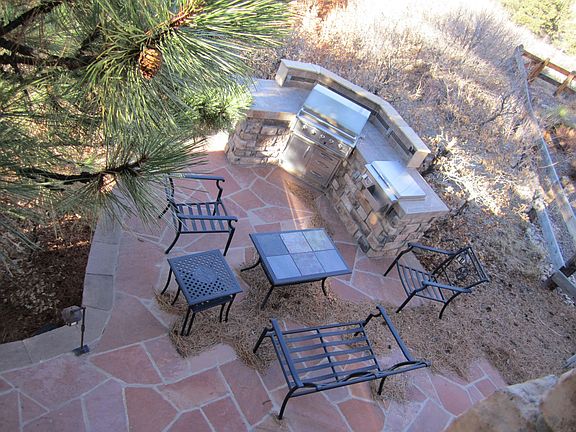 Outdoor Kitchen