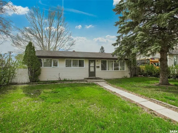 201 V AVENUE N, Saskatoon, SK S7L 3E5
