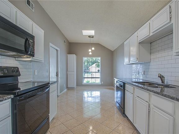 3rd image of 1375 Mimosa Ln
