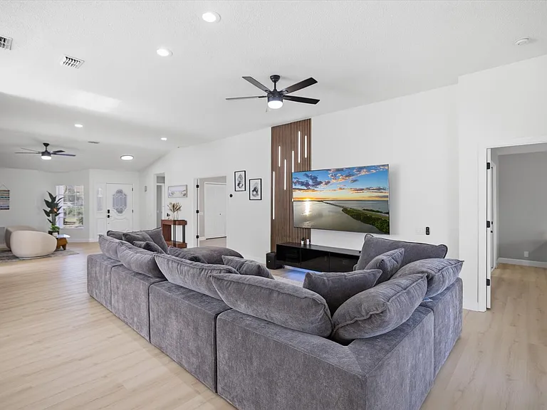 5829 Fairwoods Cir — Photo 36