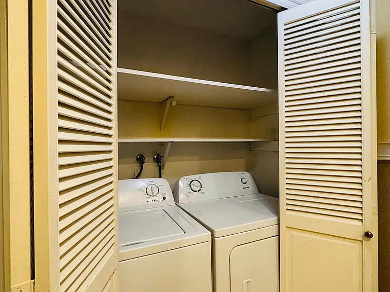 Laundry and dryer