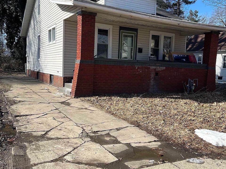 2nd image of 1117 Lodge Ave