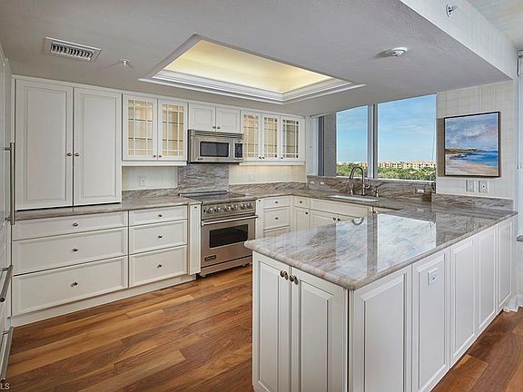 3rd image of 6849 Grenadier BLVD #702