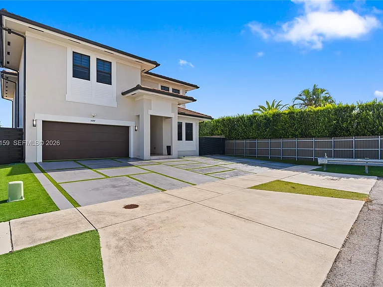 14747 SW 38th Ter — Photo 2