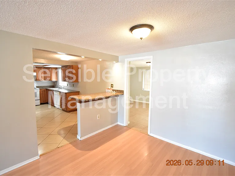 10816 Piccadilly Rd — Photo 14