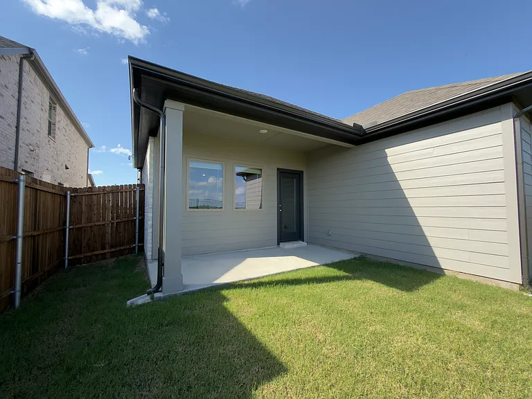 120 Millwood Rd — Photo 44