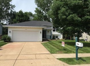 6504 Silver Creek Dr, Davenport, IA 52806