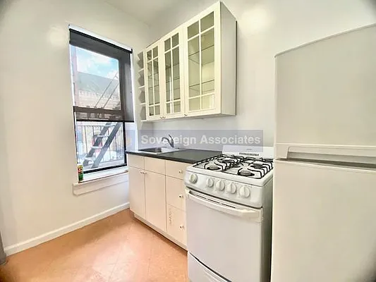 Rented by Sovereign Associates | media 15