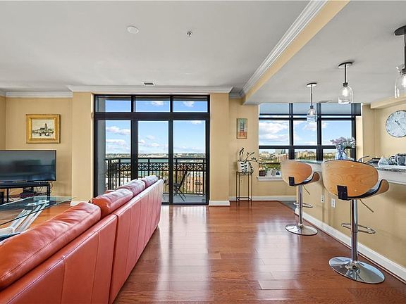 5th image of 123 College Pl Unit 1009
