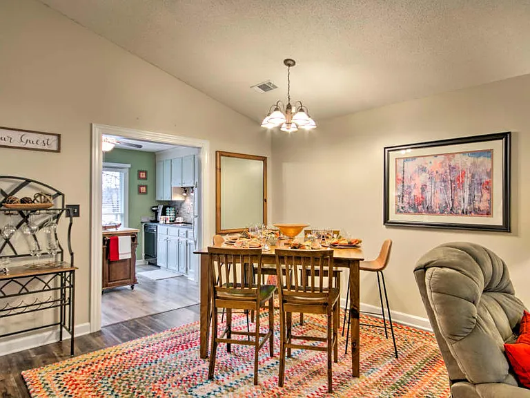 210 Woodhaven Ct — Photo 15