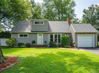 74 Seminole Cir, West Hartford, CT 06117