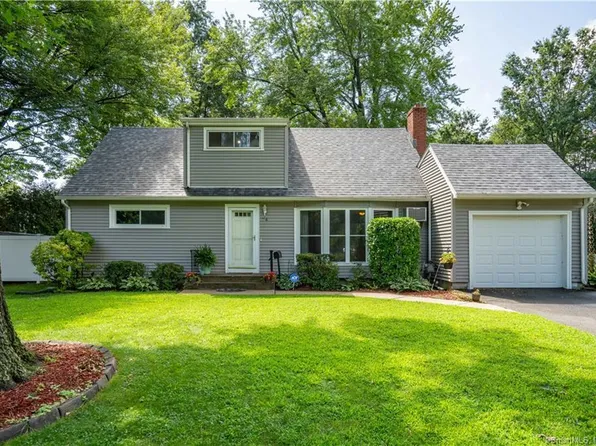 74 Seminole Circle, West Hartford, CT 06117