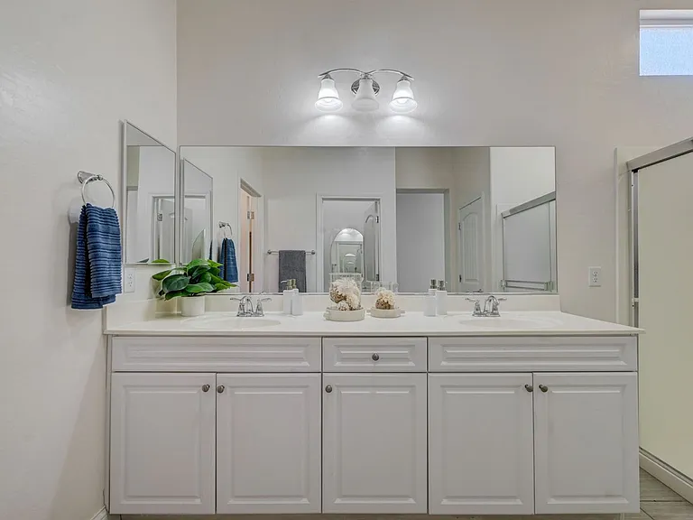 933 Everest Peak Ave — Photo 27